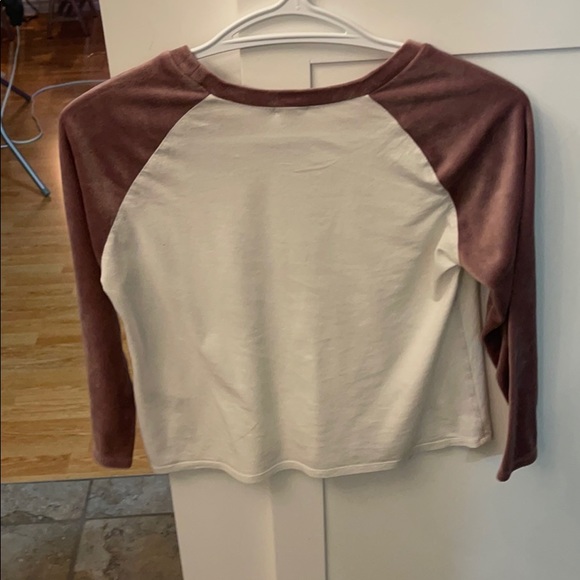 Cute pj shirt velvet sleeves - Picture 2 of 2